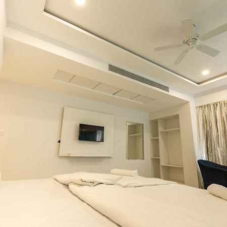 The Grand Monarch Hotel, Ujjain Exterior foto